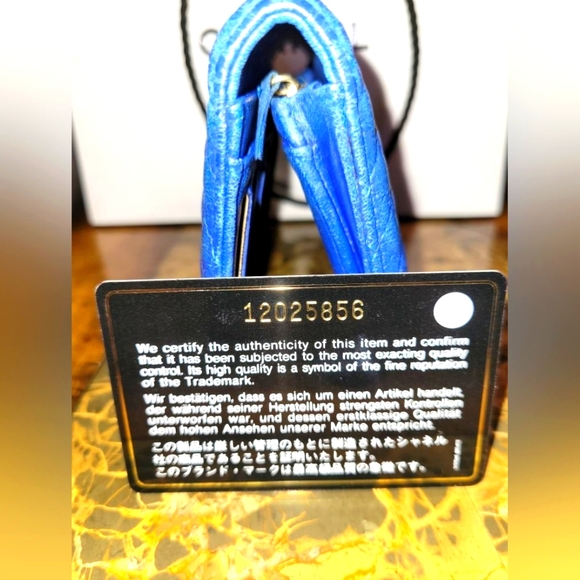 Chanel blue quilted wallet - Picture 2 of 16